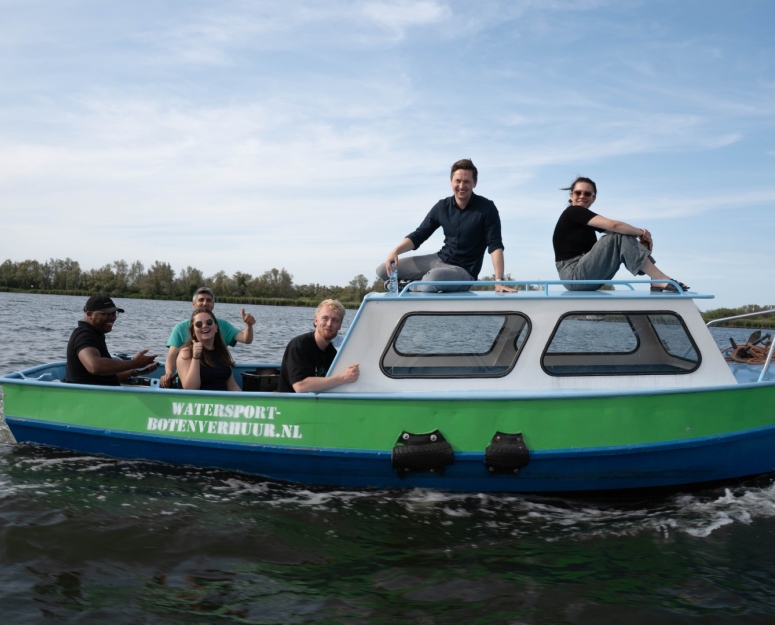 T.E.A.M. ELINEX viert succesvol bedrijfsuitje in de Biesbosch!