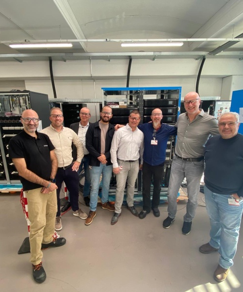 ELINEX and Nikhef perform UPS FAT at Centiel in Switzerland